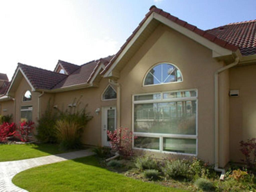 Sunset Waterfront Resort By Kelownacondorentals Ruang foto