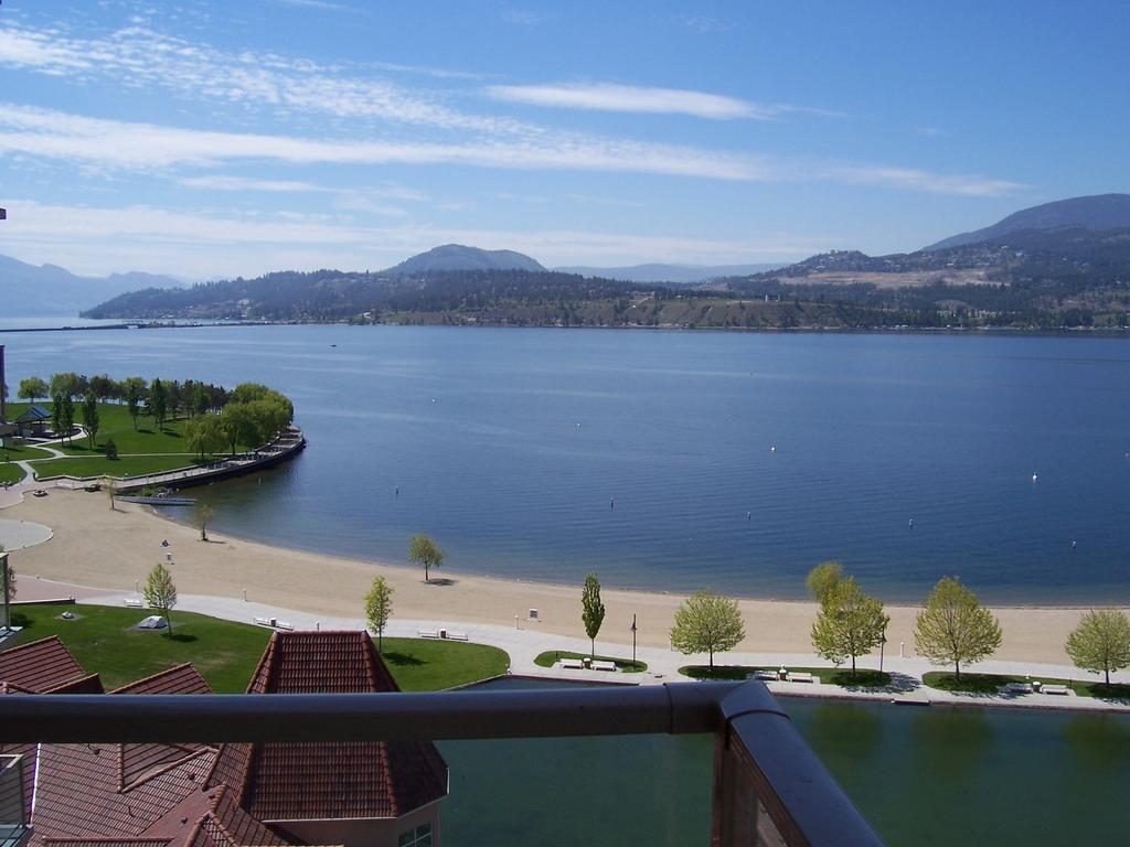 Sunset Waterfront Resort By Kelownacondorentals Ruang foto