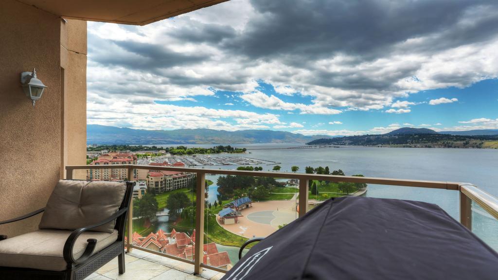 Sunset Waterfront Resort By Kelownacondorentals Bagian luar foto