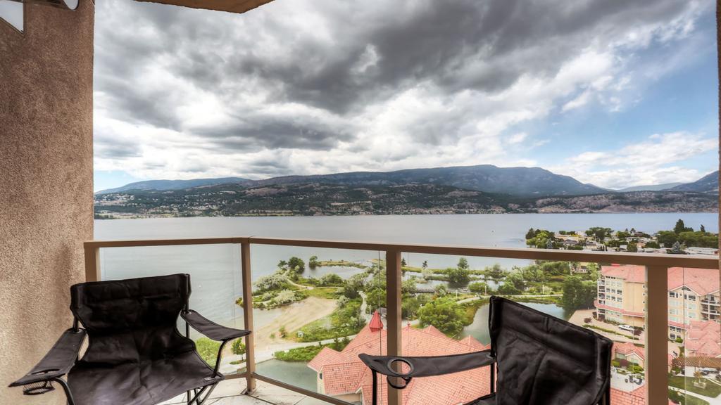 Sunset Waterfront Resort By Kelownacondorentals Bagian luar foto