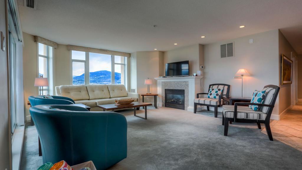 Sunset Waterfront Resort By Kelownacondorentals Bagian luar foto