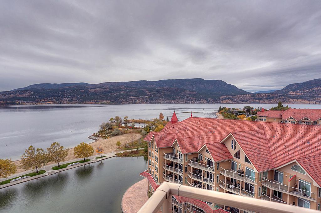 Sunset Waterfront Resort By Kelownacondorentals Bagian luar foto