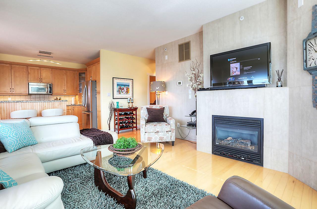 Sunset Waterfront Resort By Kelownacondorentals Bagian luar foto
