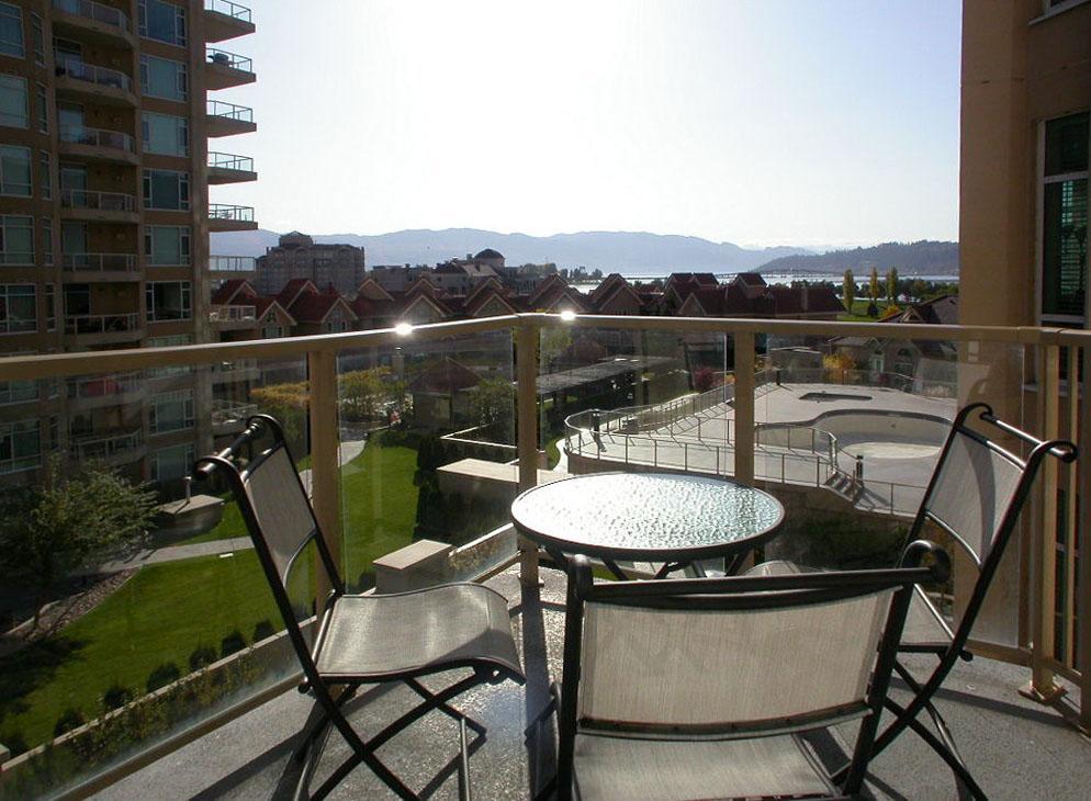 Sunset Waterfront Resort By Kelownacondorentals Bagian luar foto